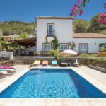 10 ideas de decoraciones para piscinas y jardines que transformarán tu espacio exterior