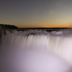 Cataratas en el Jardín de las Delicias: Descubre la magia del agua y la naturaleza