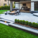 Guía completa de adoquines para patios y jardines: tipos, diseños y consejos