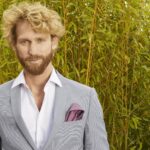 Guía de estilo: Cómo vestirse para un bautizo en un jardín