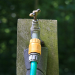Guía paso a paso: Cómo instalar una llave de agua en el jardín de forma sencilla y eficiente
