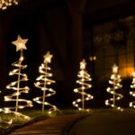 Ideas creativas para la decoración de jardines con luces de navidad