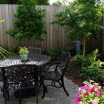 Jardines pequeños en la entrada: Ideas y consejos para crear un oasis verde en espacios reducidos