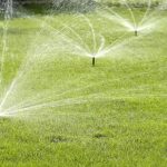 Tipos de aspersores de agua para jardín: Guía completa y comparativa